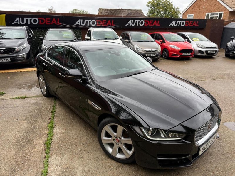 JAGUAR XE 2.0d Portfolio Auto Euro 6 (s/s) 4dr